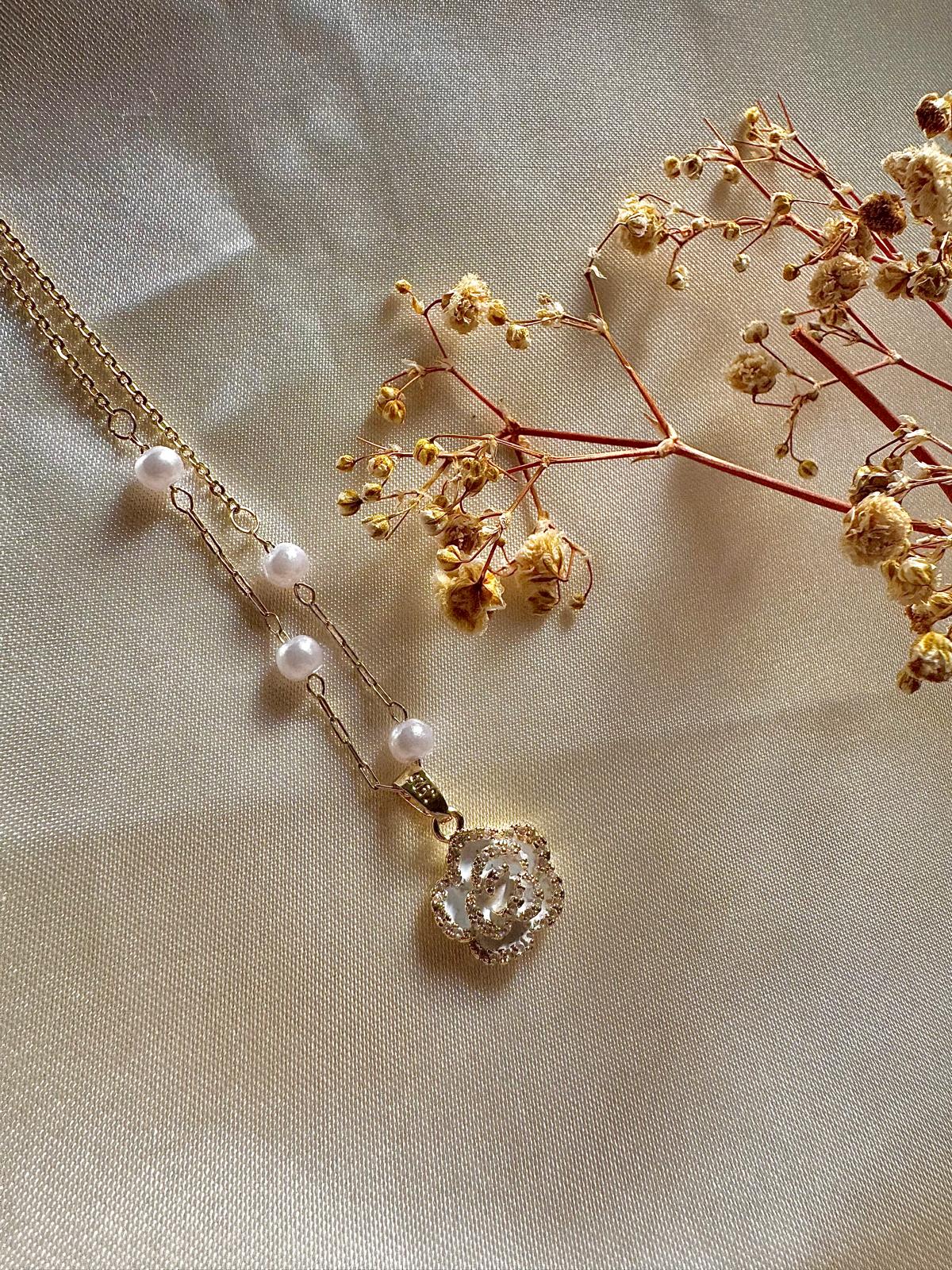 Collar Flor Brillante I Acero de titanio de alta calidad