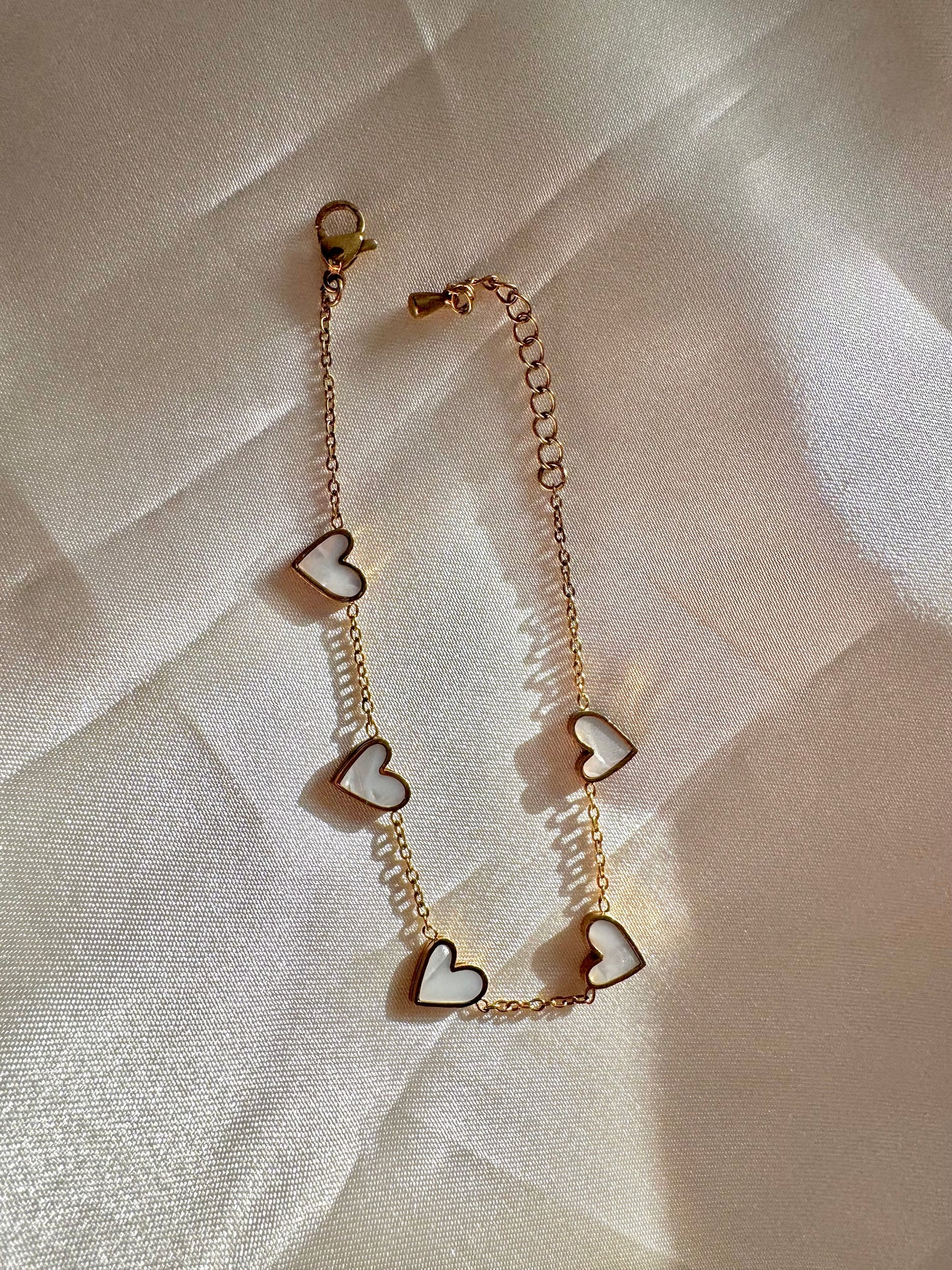 Pulsera Corazones Madreperla – Acero Inoxidable | Eternal Jewelry